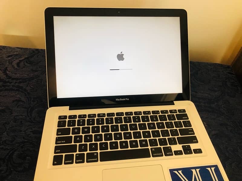 MacBook Pro 13inch 500gb 8gb 8