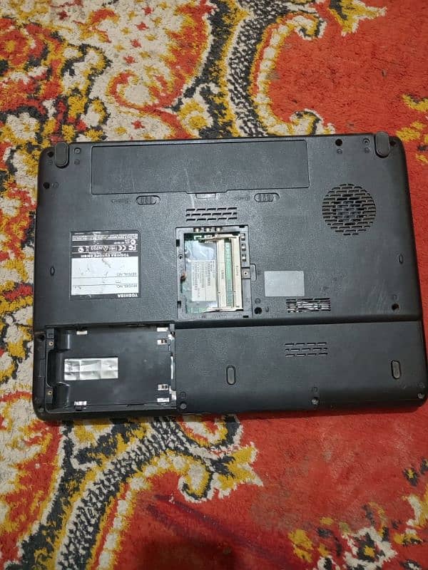 Toshiba laptop only for spare parts 4