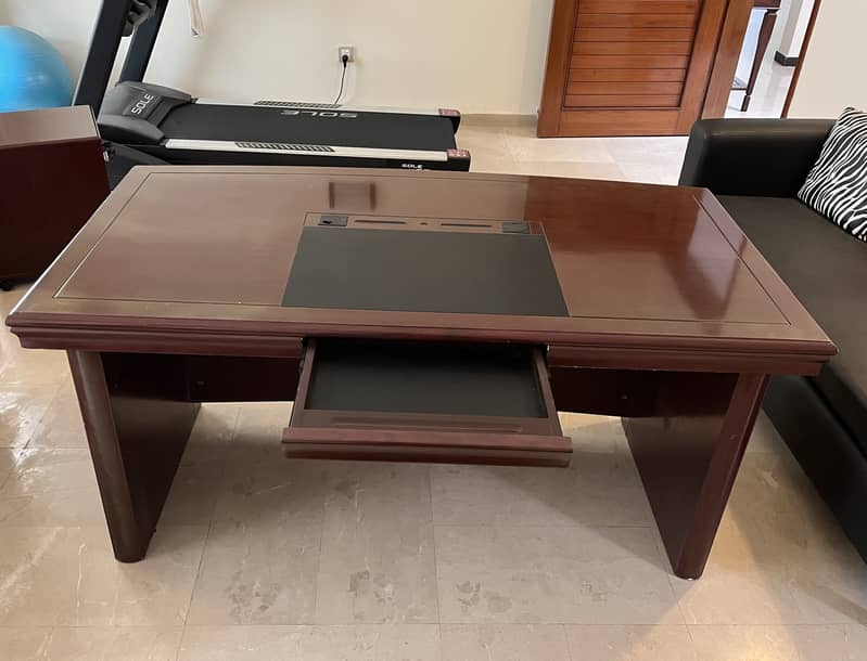 Executive Office Desk Set With Three Chairs 4