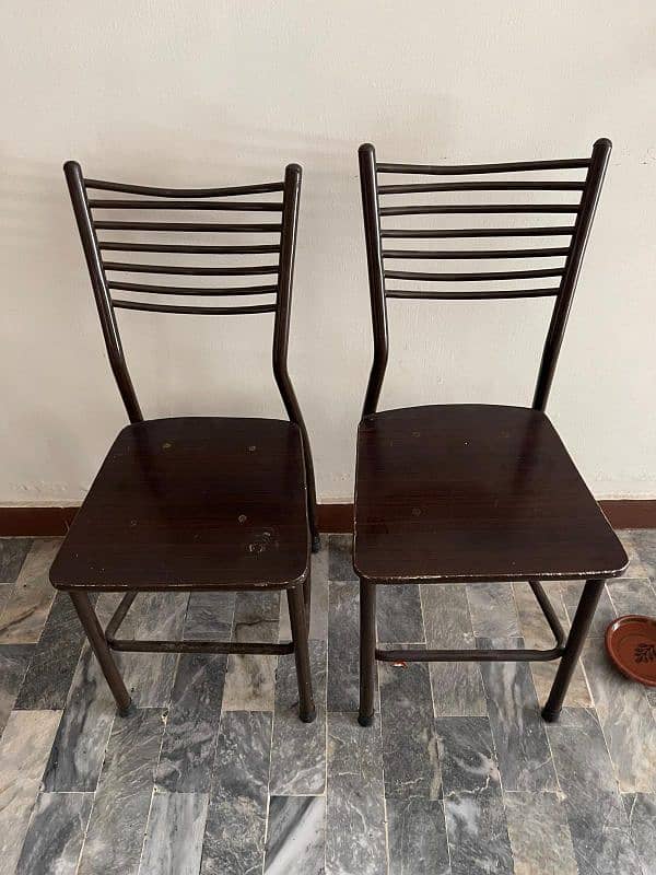 Set of two wooden chairs for sale 0