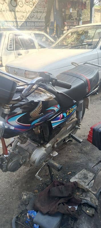 engine bilkul okay hai Taki tape Honda ke genuine hai 4