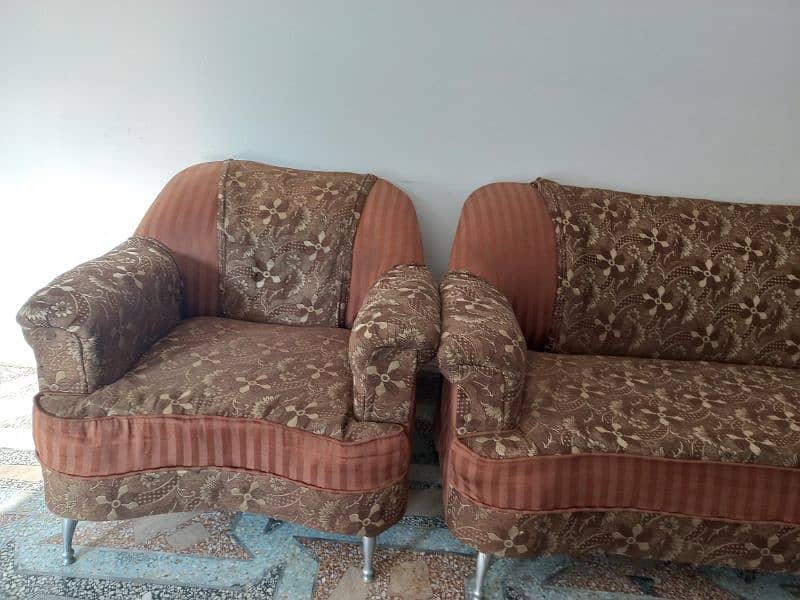 7 seater sofa For Sale! 2