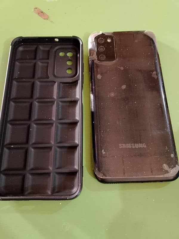 Samsung A03s Okay Conudition  Black Colour  and Cover Free Price 25000 7