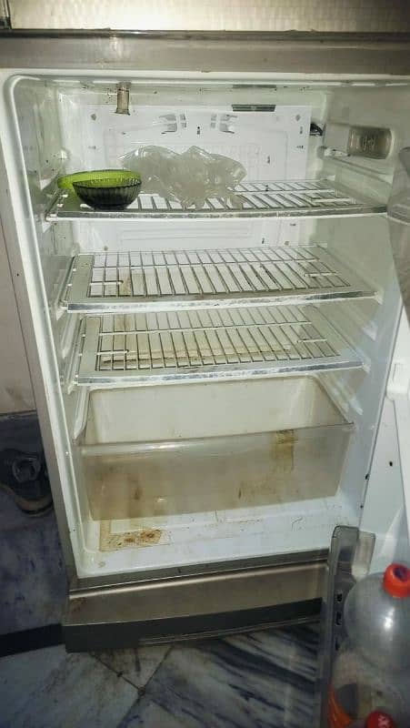 PEL FRIDGE SEL GUS NAHI HAI BAKI ON HAI COMPRESSOR OK HAI 1