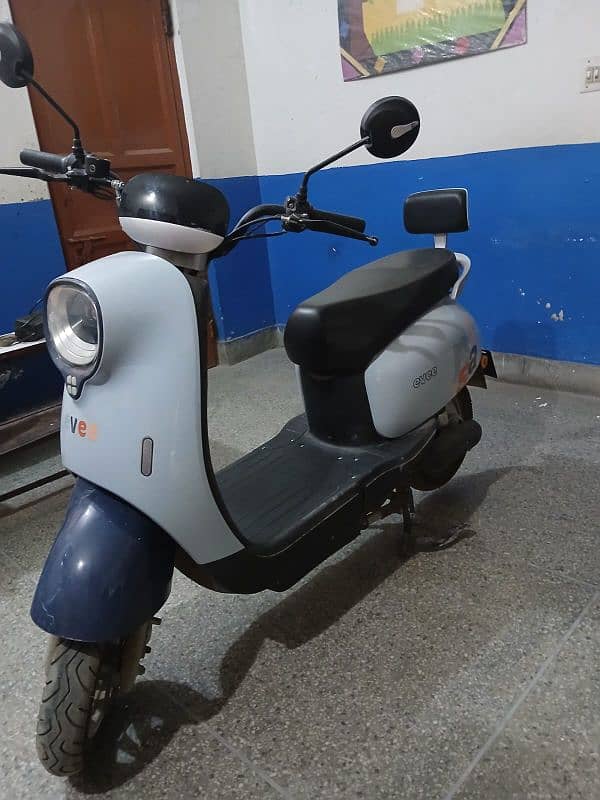 eveee nisa scooty for sale 4