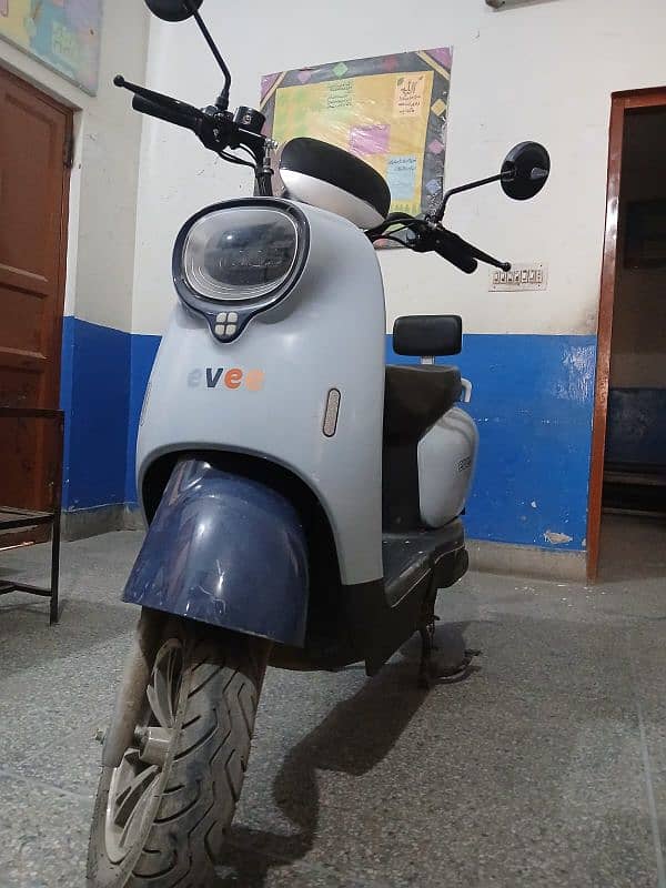 eveee nisa scooty for sale 5