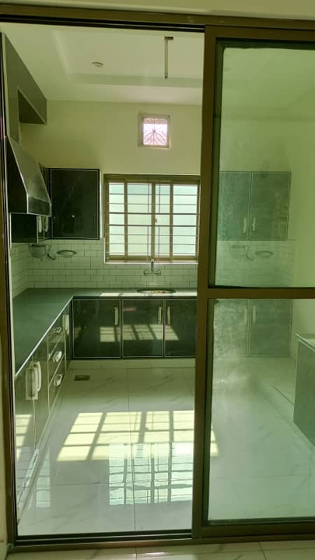 10 MARLA BRAND NEW HOUSE AVAILABLE FOR SALE IN LDA AVENUE LAHORE 38