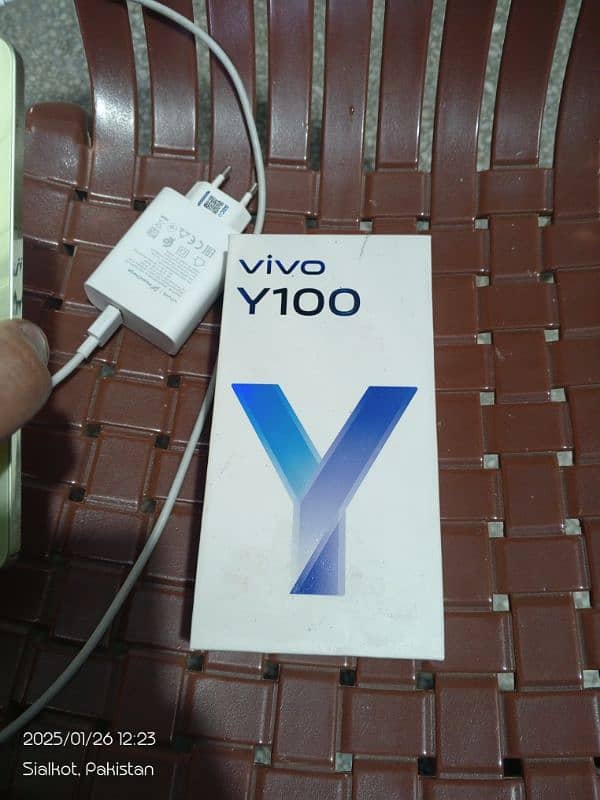 Vivo Y100 4