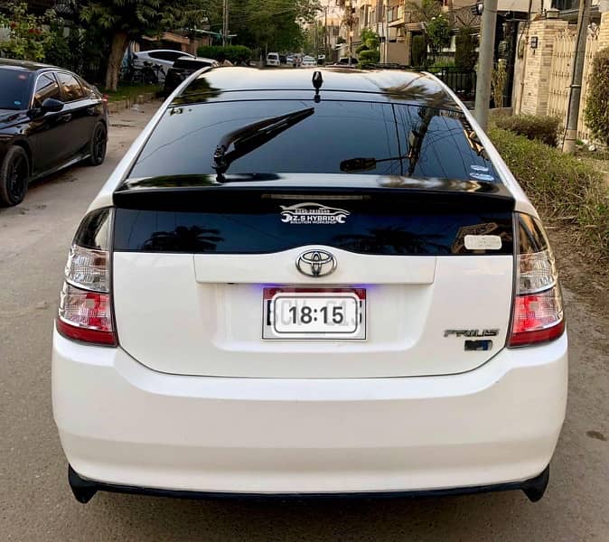 Toyota Prius 2011 3