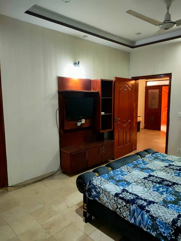 7.33 Marla Semi Furnished Lower Portion in Bahria Town Lahore 4