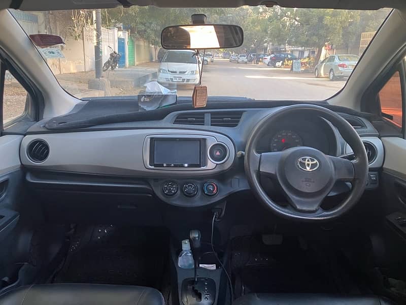 Toyota Vitz 2011 4