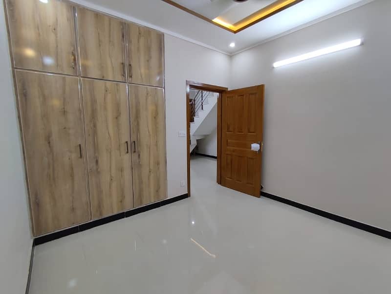 4 Marlas New Tile Flooring House With Gas Near Kashmir Highway G-13/1 13