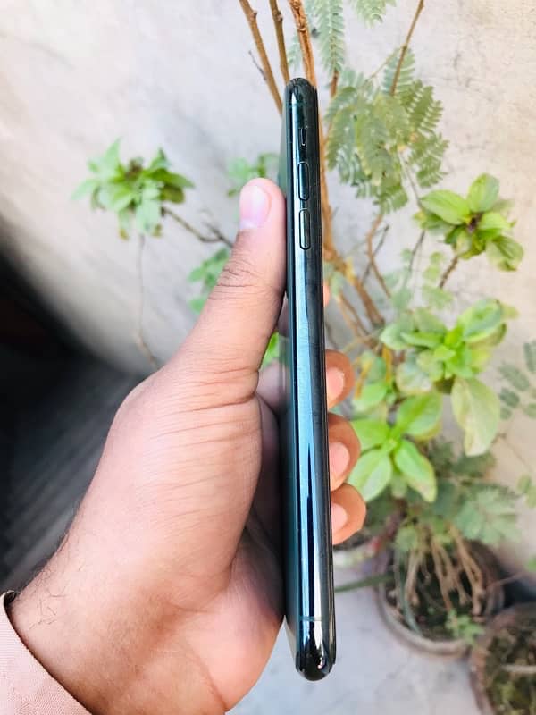 Iphone 11pro max 64gb non jv non Active Face ID ok 5