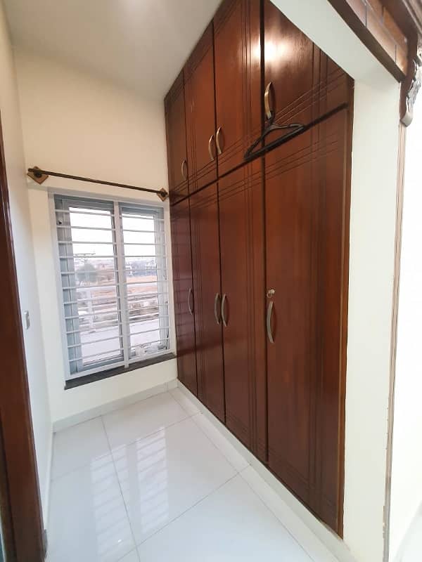 10 Marlas BASEMENT Available For Rent All Facilities Near Park and Market G-13 7