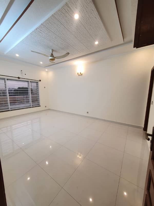 10 Marlas BASEMENT Available For Rent All Facilities Near Park and Market G-13 8