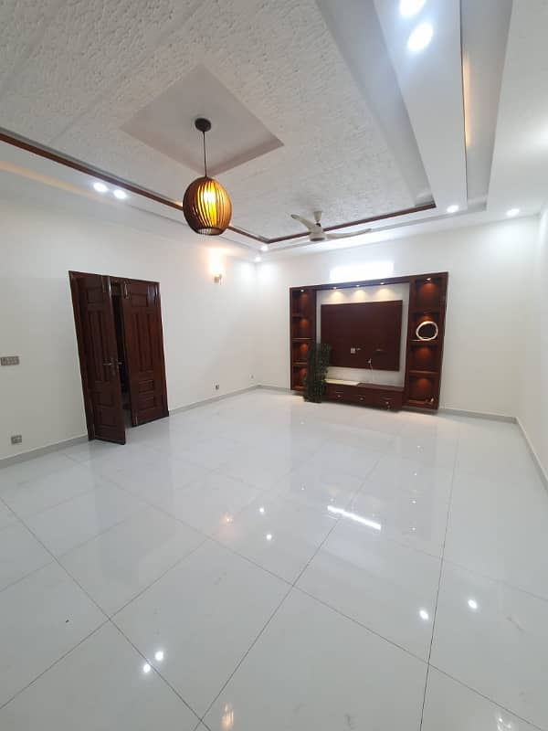 10 Marlas BASEMENT Available For Rent All Facilities Near Park and Market G-13 14