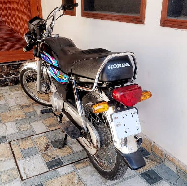 Honda CD 70 Black 2024 Sticker 1st owner 7