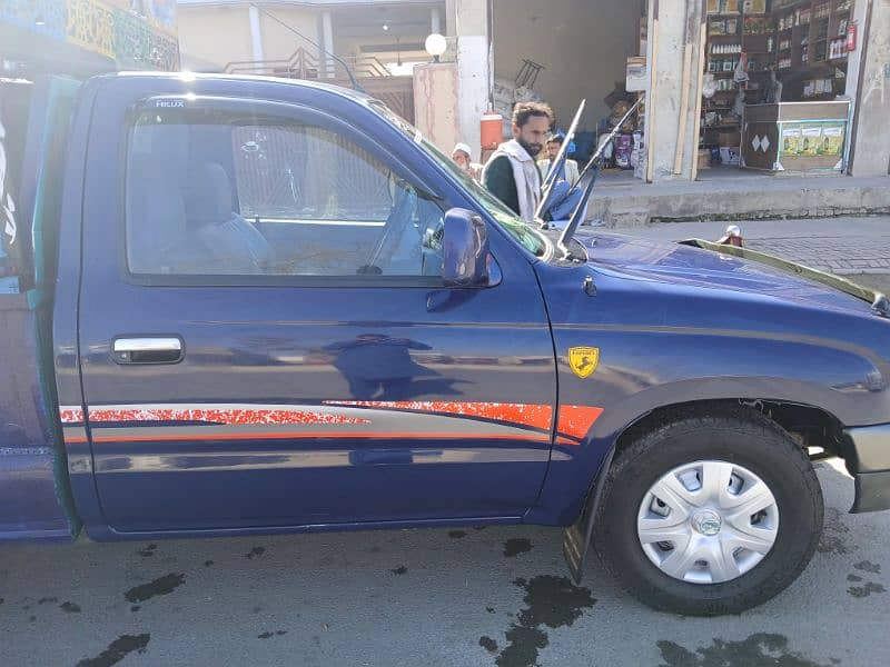 Toyota hilux 2005 model islamabad register 6