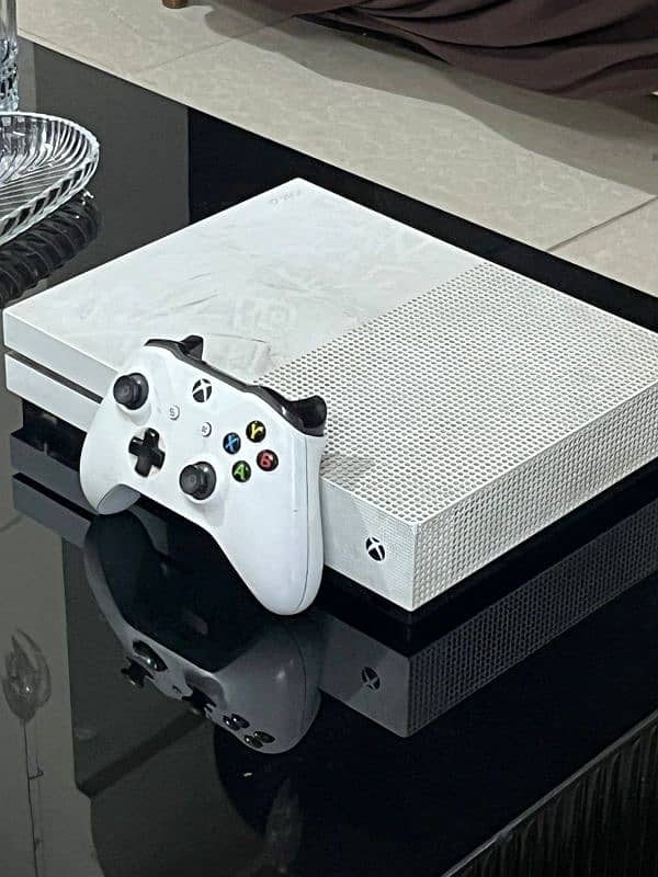 1 tb xbox one s disc version from Saudi Arabia 0