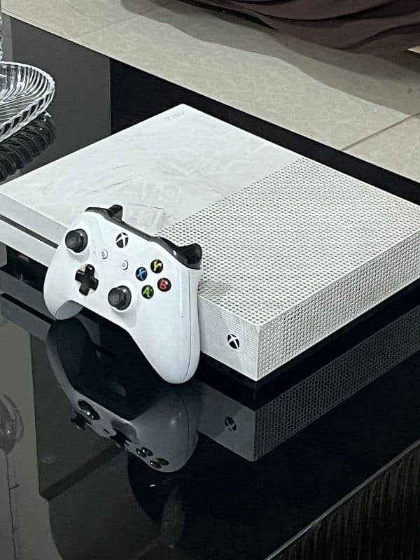 1 tb xbox one s disc version from Saudi Arabia 1