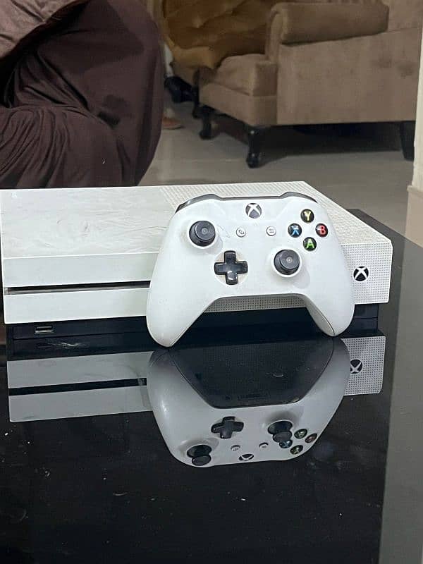 1 tb xbox one s disc version from Saudi Arabia 3