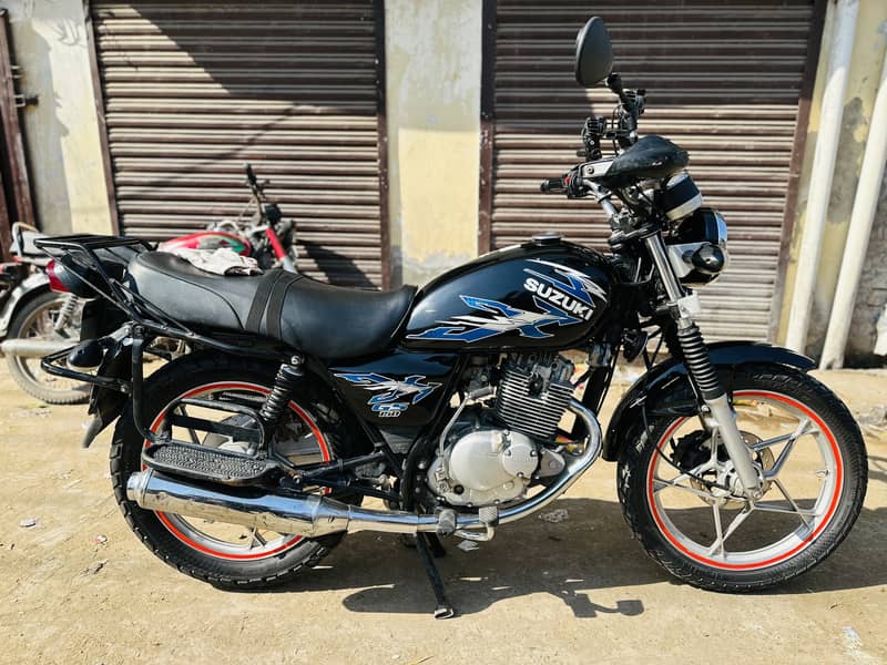 Suzuki GS 150 SE 2022 11