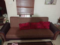 sofa come bed.      2in 1 sofa