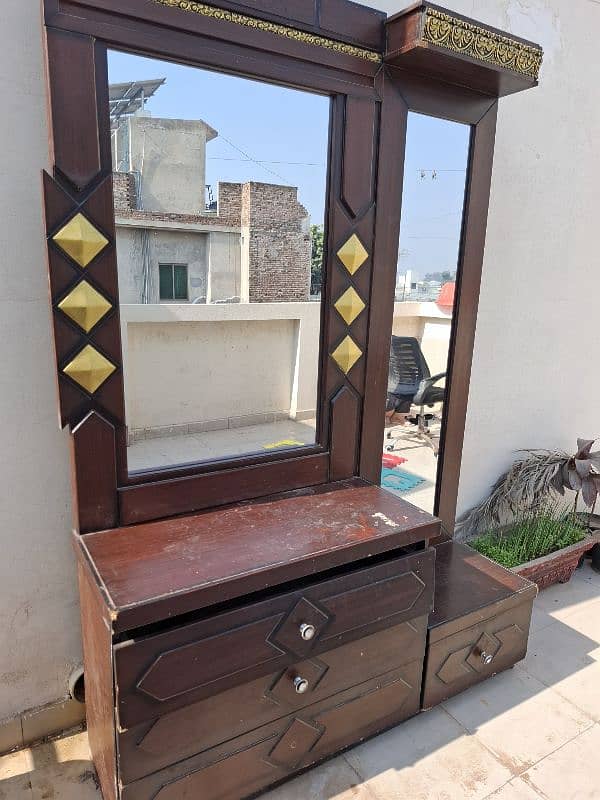 wodden full size Dressing table 1