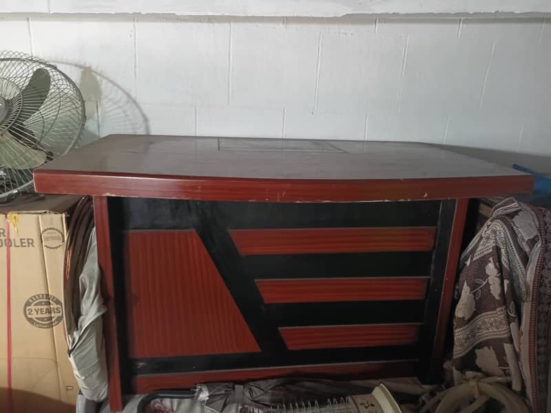 Heavy wooden office table and imported revolving chair 1