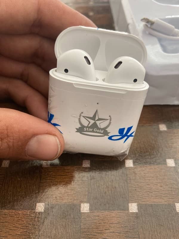 Apple Air Pod 2 4