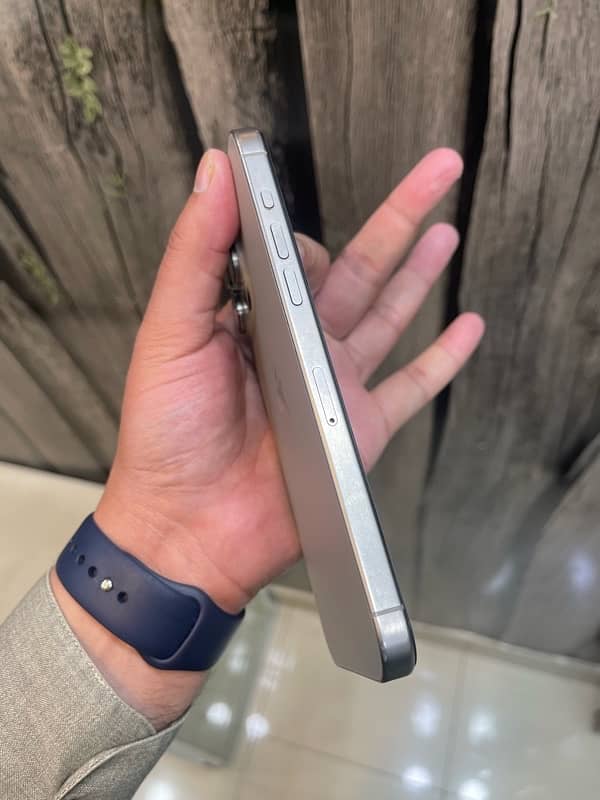 iphone 15pro max 256gb hk 4