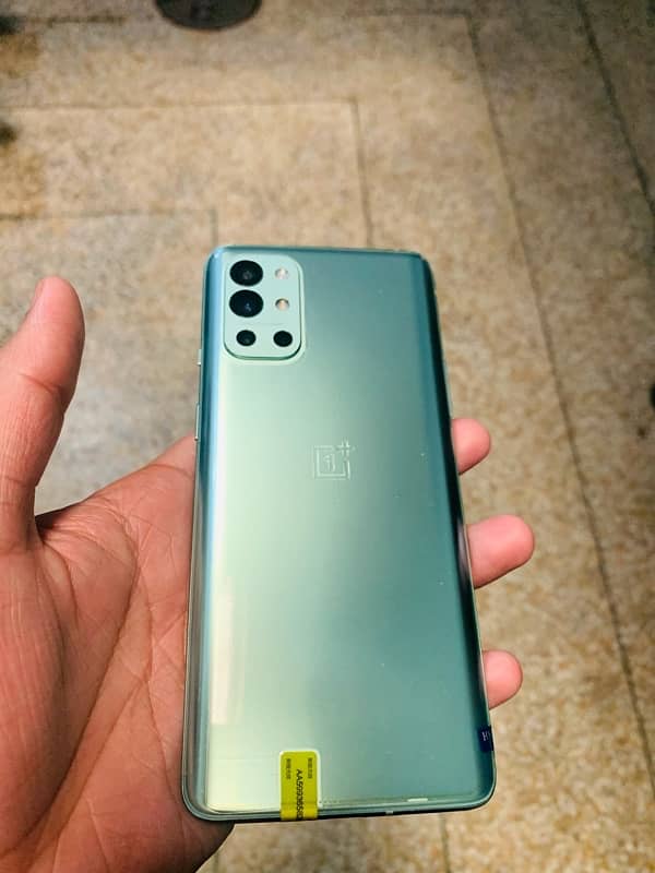 Oneplus 9R 1