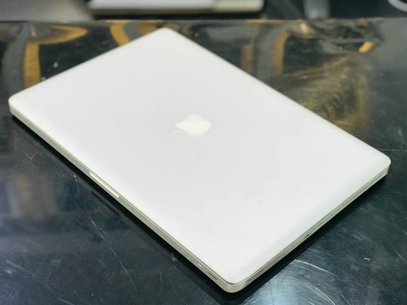 All Apple macbook Pro / M1 availble 9