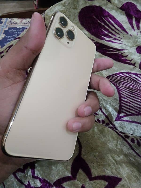 iphone 11pro nonpta l0byl0 4 64  79health 03491385523 num 0