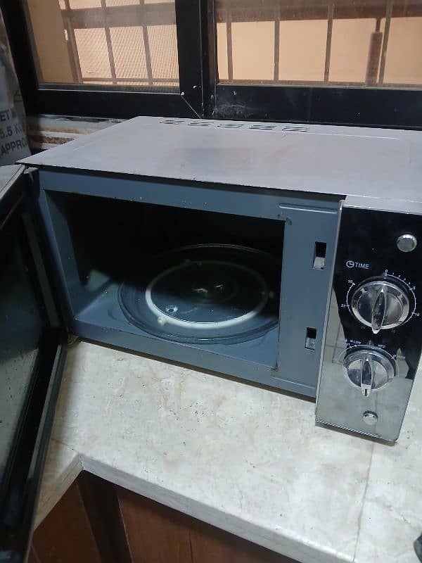 Microwave 20 Litre 1