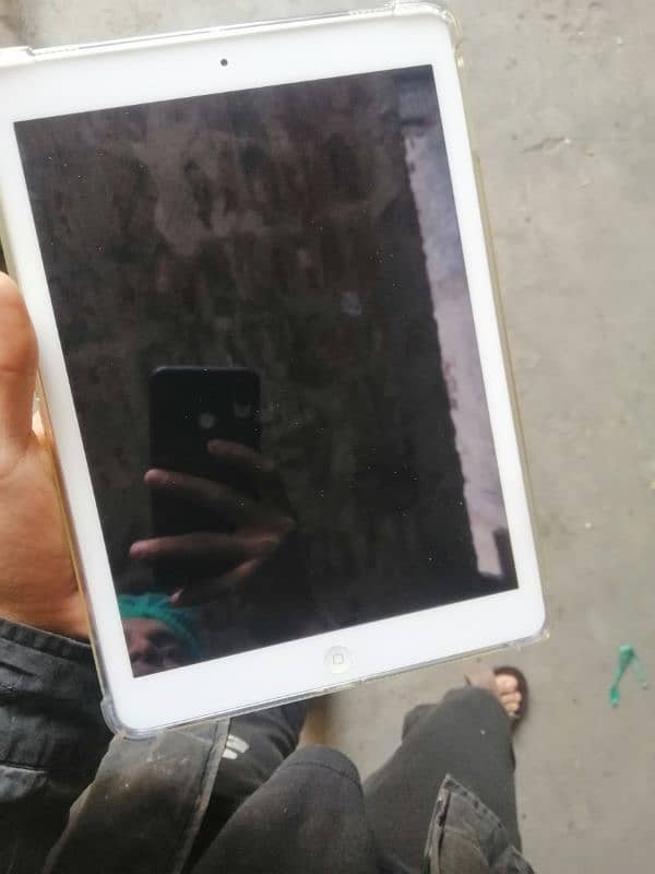 IPad air 64gb 03231102050 3