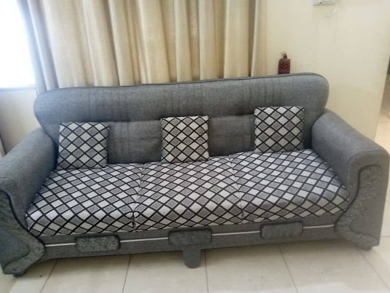 3 seater sofa for sale 0