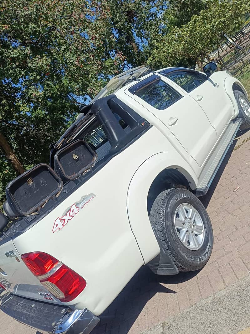 Toyota Hilux 2012 0