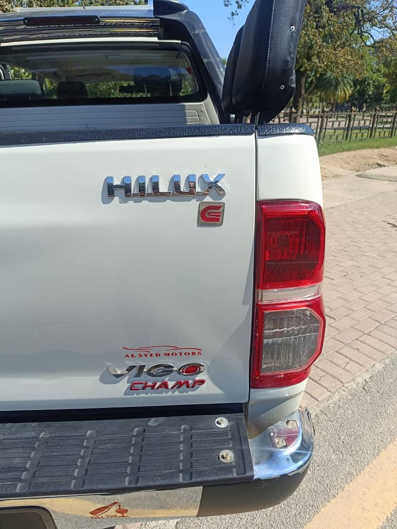 Toyota Hilux 2012 8