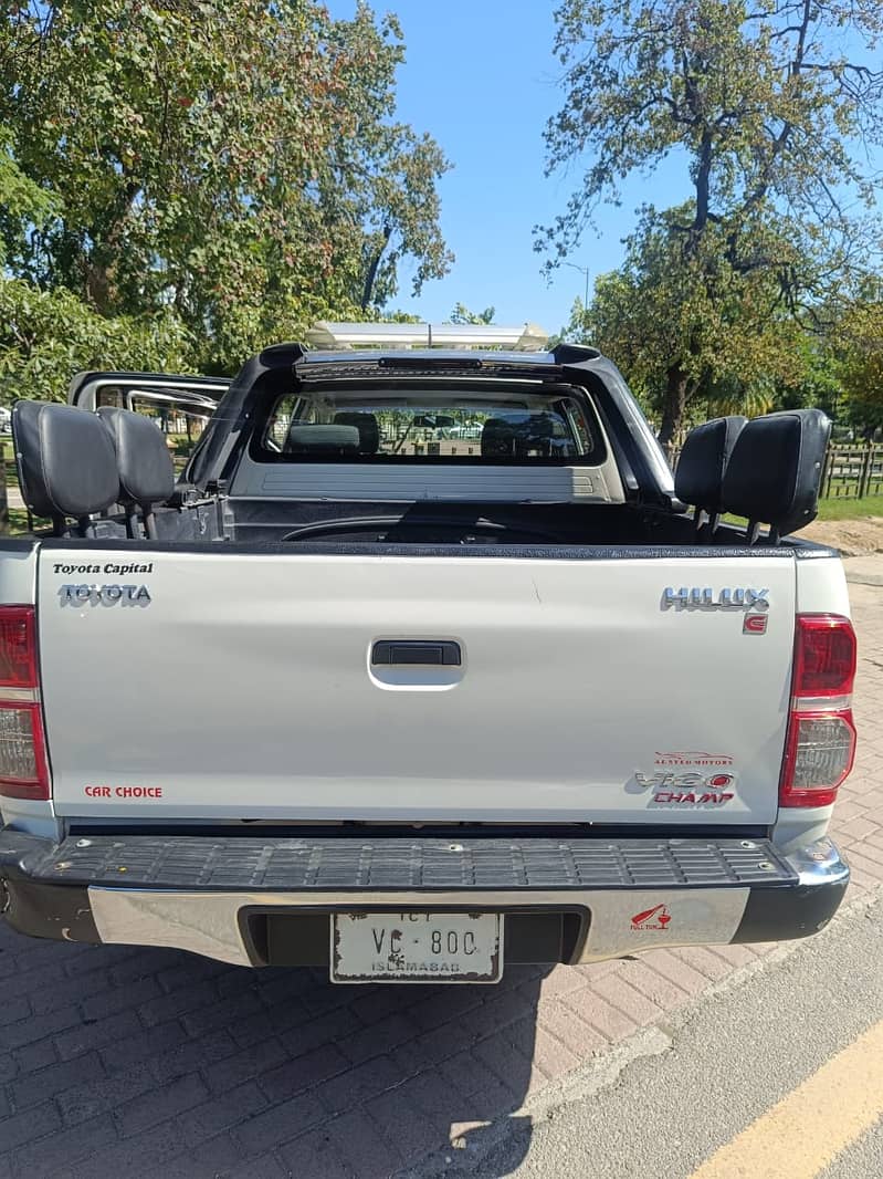 Toyota Hilux 2012 10