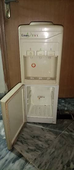 Water Dispenser with Refrigerator