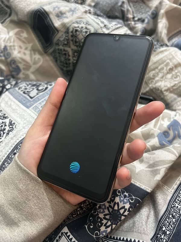 Vivo V23e with original charger and 2 phone covers 2