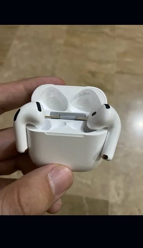 Airpods 4 available 0