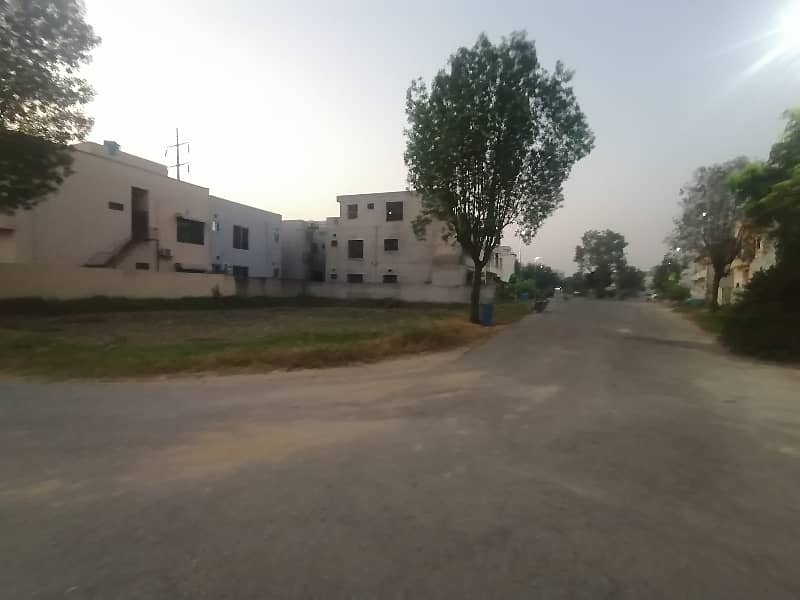 Want To Buy A Corner Residential Plot In Gujranwala? 2