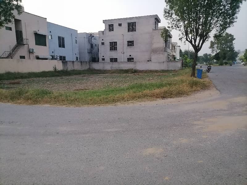 Want To Buy A Corner Residential Plot In Gujranwala? 5