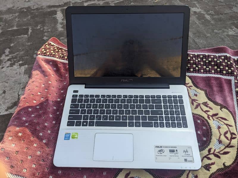 ASUS Laptop 1