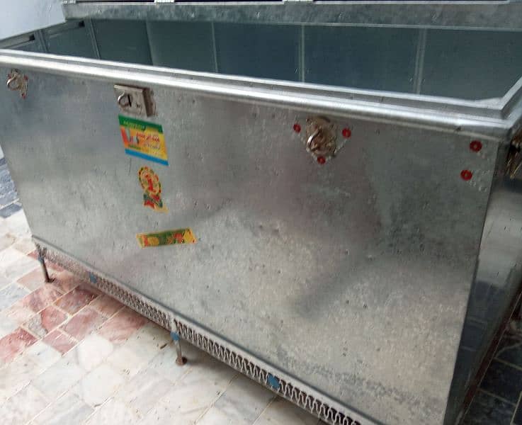 پیٹی for sale with stand double door new condition 13