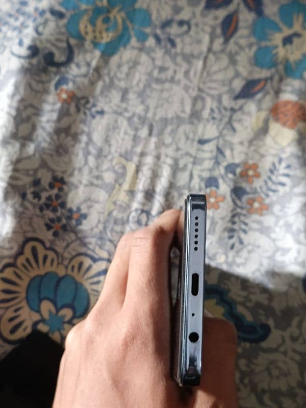 techno camon 20 pro  8+8Gb  256 (10/10 condition) with BOX AND CHARGER 7