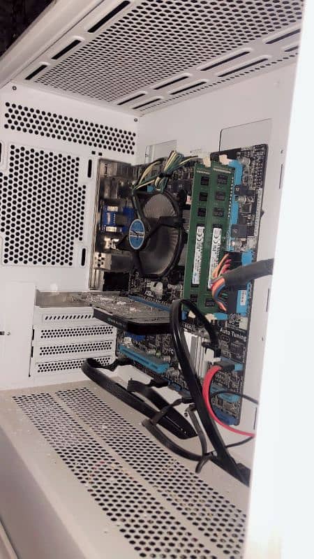 PC for sale , Core i5, Asus case with RGB fans , 8 Gb ram 7