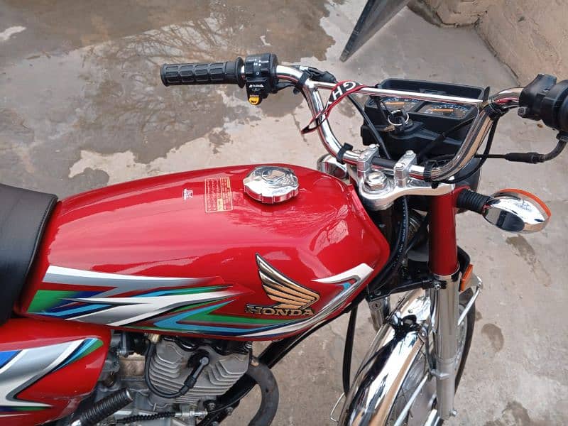 honda CG 125 Muzaffarabad no 2016 model good condition document all OK 2